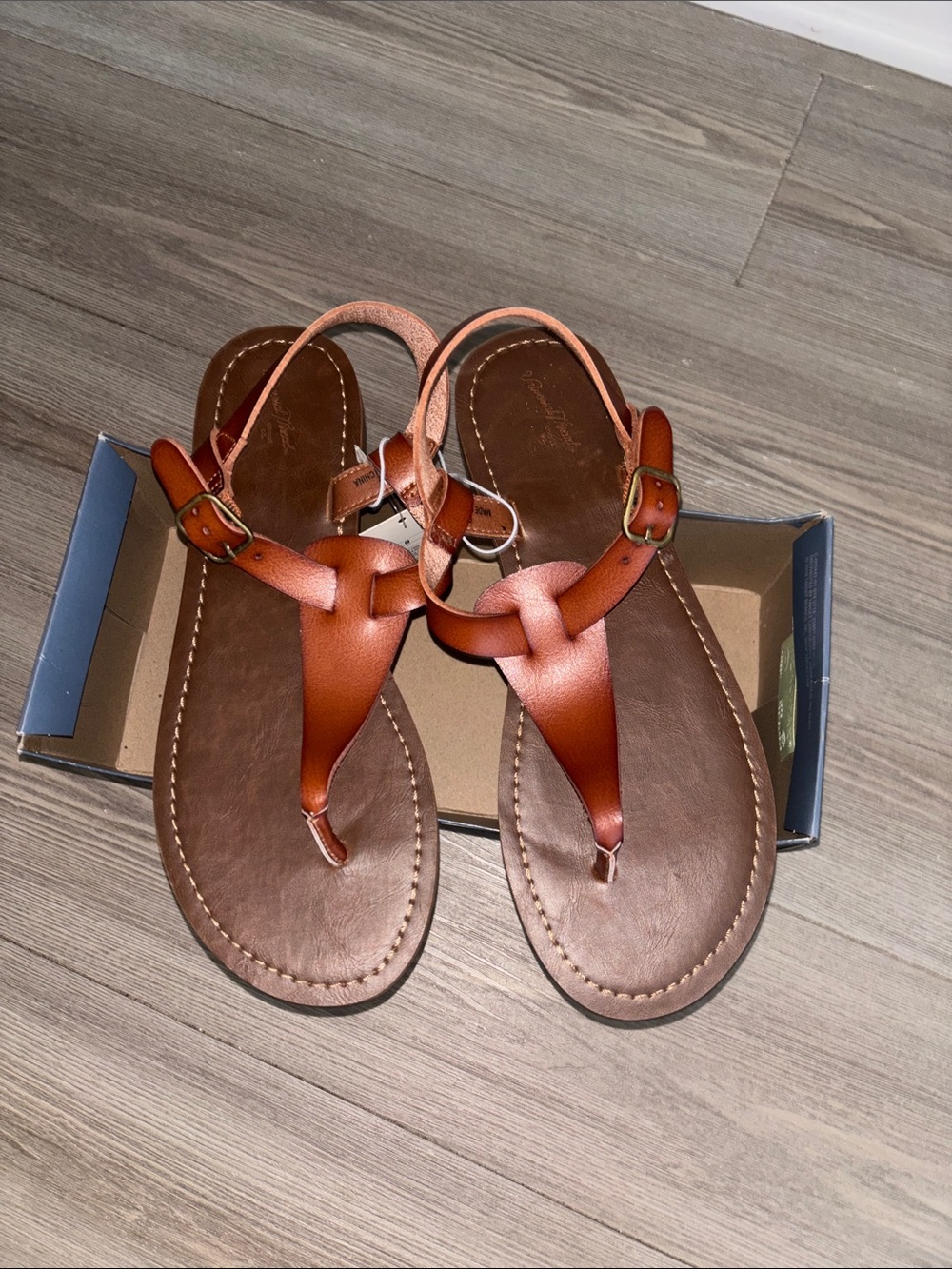 Universal Thread Black Thong Sandals Womens Size 9
